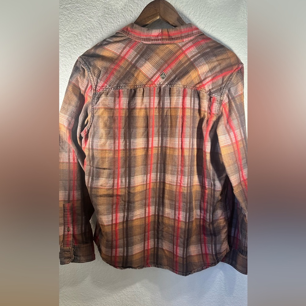 ✨ prAna Plaid Button Down Shirt mens Medium Brown Red Flannel - Picture 3 of 5